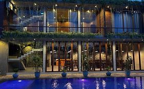 Paris Garden Resort